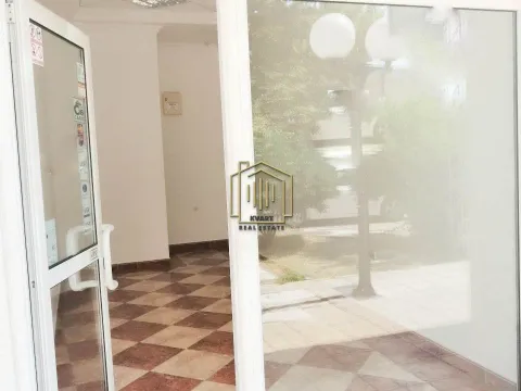 Izdavanje, poslovni prostor, 16m², Centar, Bar - image 4