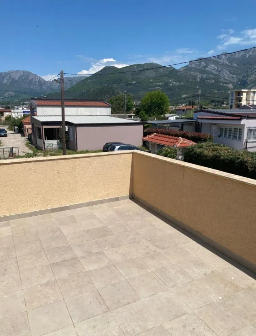 Prodaja, kuća, 200m², Polje, Bar