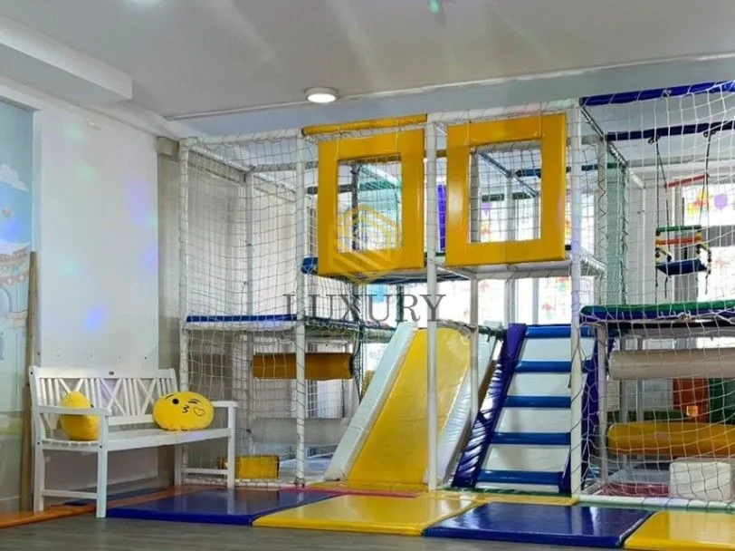 Rent, office space, 120m², 1 maj, Podgorica