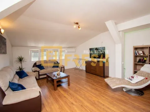 Izdavanje, dvosoban stan, 79m², Centar, Podgorica - image 2