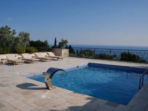 Rent, house, 150m², Reževići, Budva - image 1