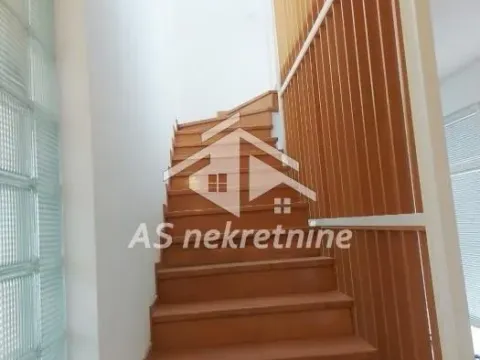 Izdavanje, kuća, 300m², Savski Venac, Beograd - image 46