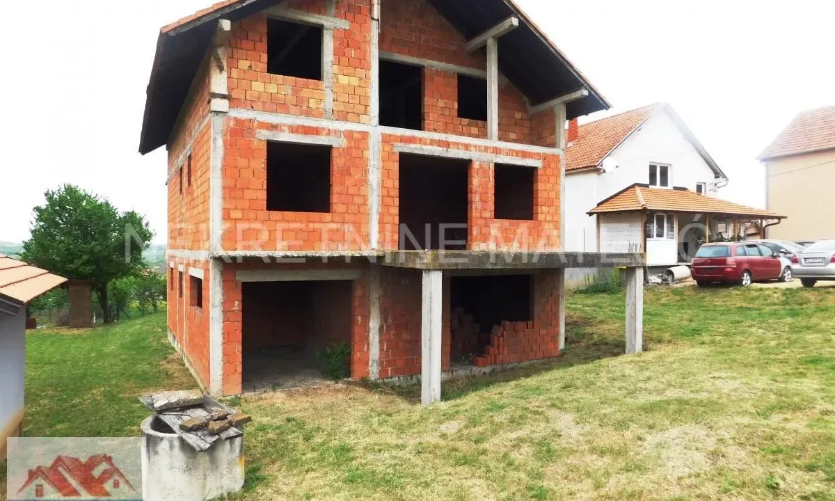 Prodaja, kuća, 250m², Maršić, Kragujevac