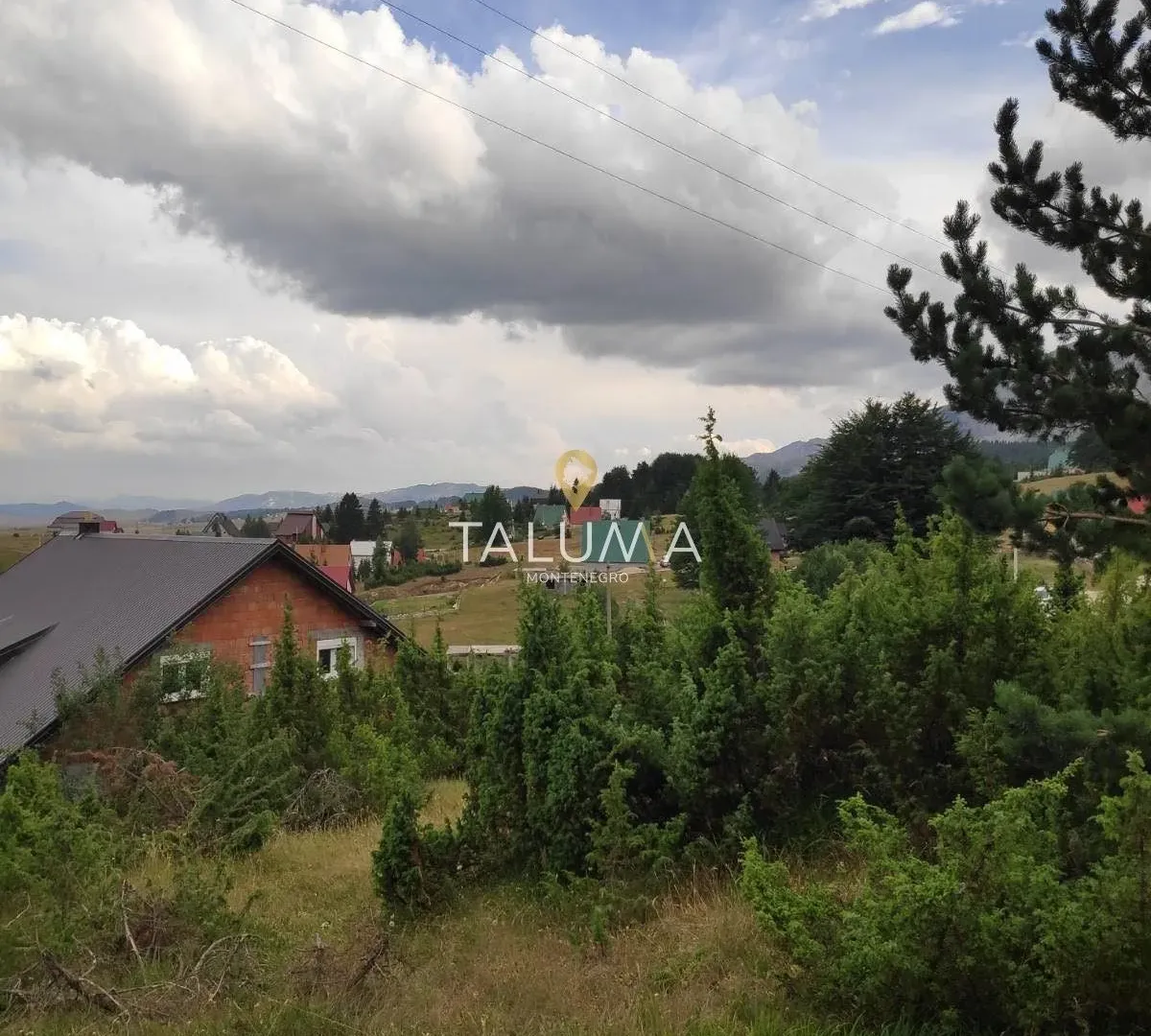 Prodaja, plac, 233m², Centar, Žabljak