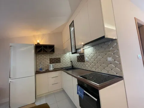 Izdavanje, garsonjera, 40m², Sveti Stefan, Budva - image 15