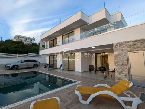 Prodaja, kuća, 365m², Centar, Bar - image 3