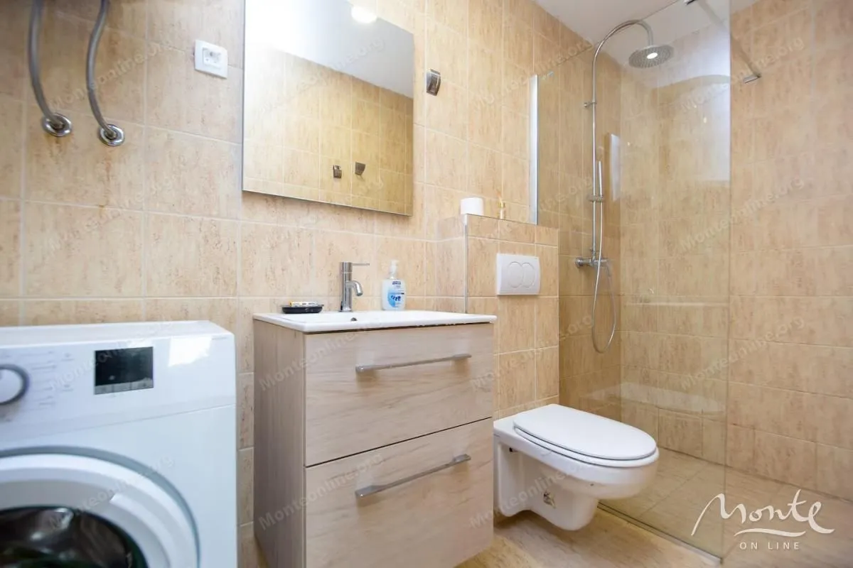 Prodaja, jednosoban stan, 62m², Kalimanj, Tivat