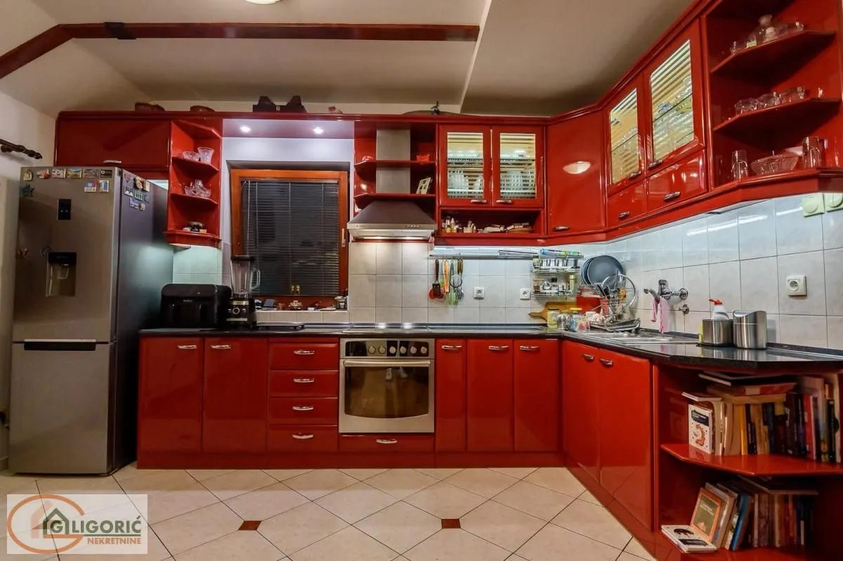 Sale, four bedroom apartment, 104m², Stari Grad, Beograd