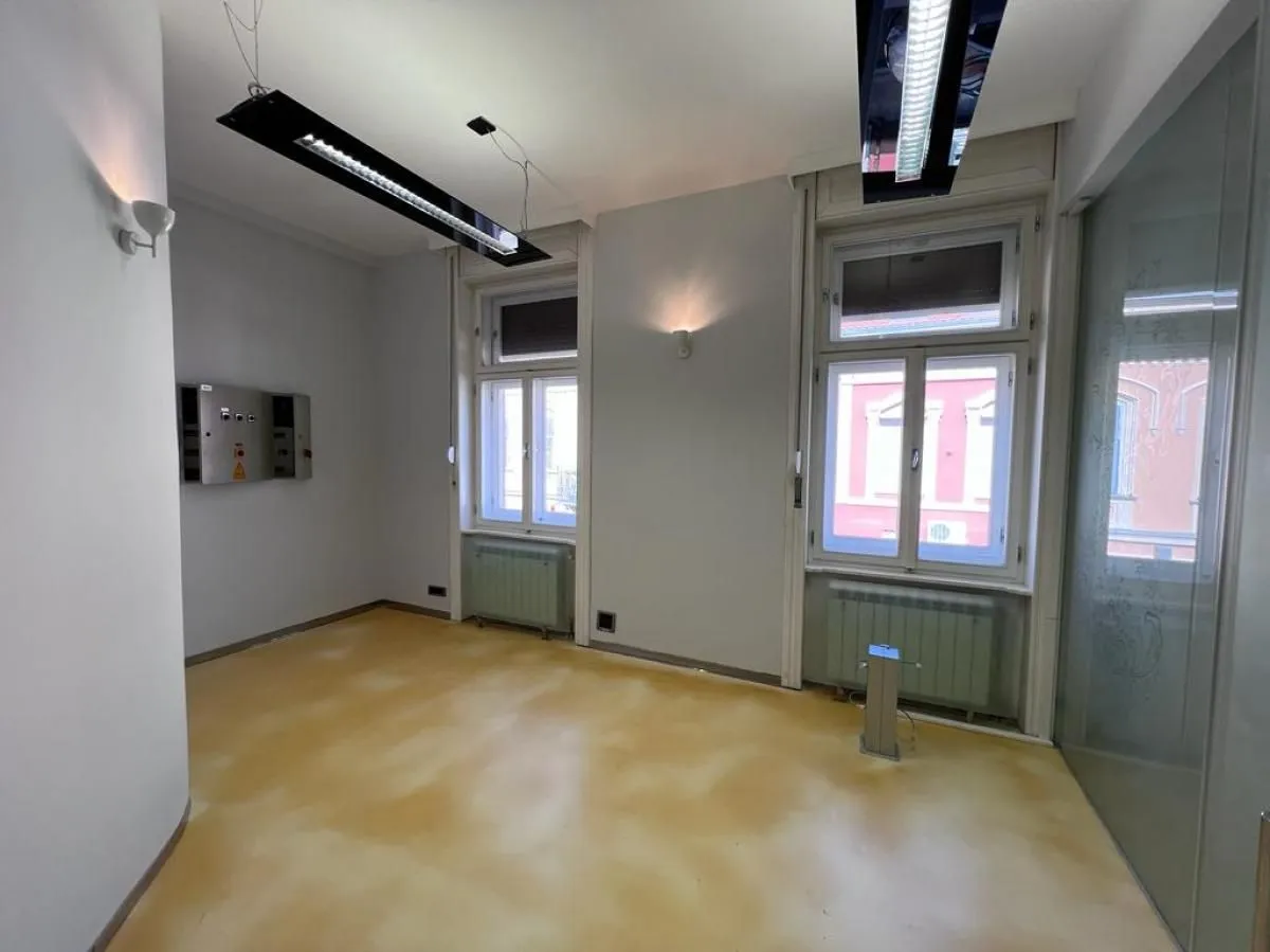 Rent, office space, 360m², Centar, Novi Sad