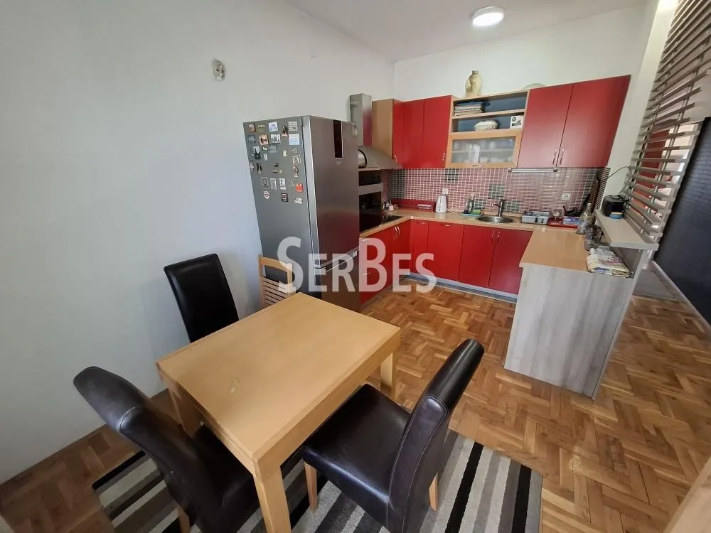 Prodaja, četvorosoban stan, 120m², Stari grad, Novi Sad