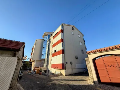 Prodaja, dvosoban stan, 74m², Drac, Podgorica