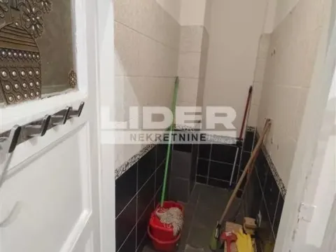 Izdavanje, dvosoban stan, 40m², Savski Venac, Beograd - image 4