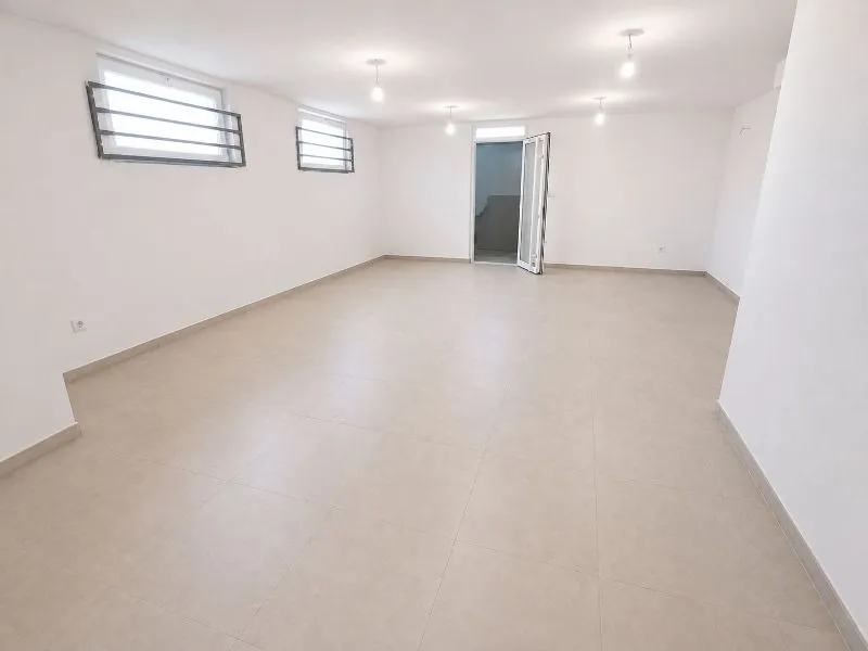 Prodaja, četvorosoban stan, 120m², Kaludjerica, Grocka