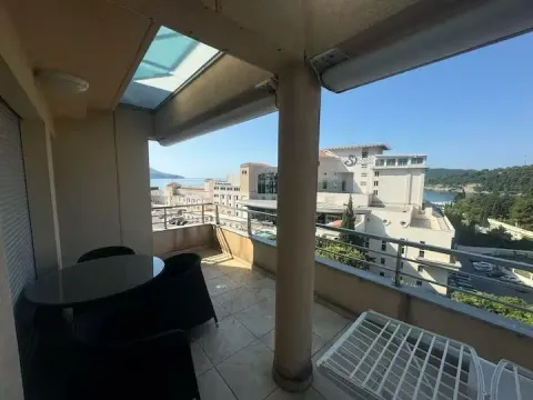Rent, two bedroom apartment, 100m², Bečići, Budva - image 2