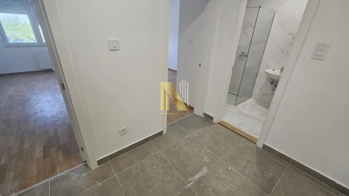 Izdavanje, četvorosoban stan, 100m², Avijatičarsko naselje, Novi Sad Sve Podlokacije