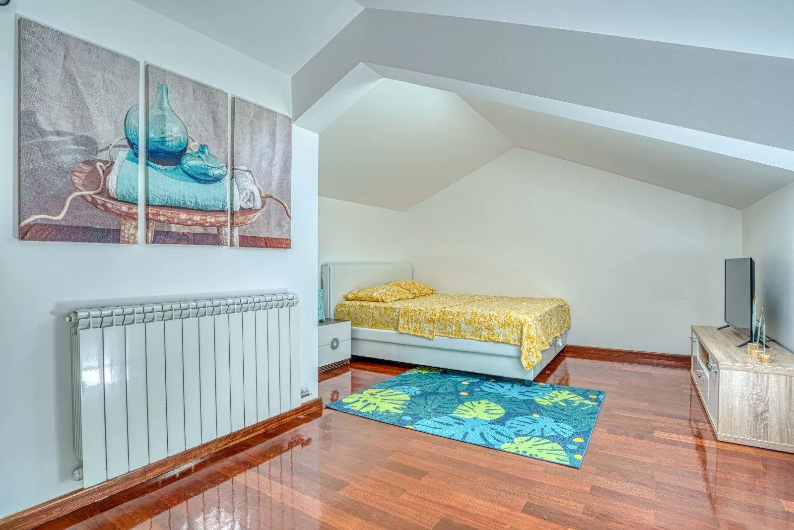 Sale, four bedroom apartment, 188m², Rozino, Budva