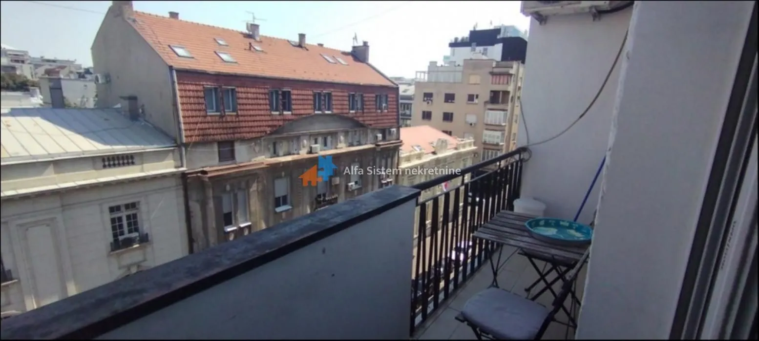 Izdavanje, dvosoban stan, 42m², Vračar Sve Podlokacije, Beograd