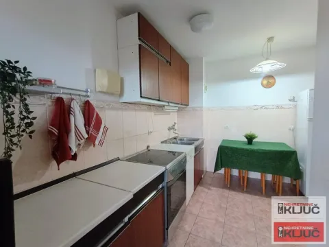 Izdavanje, trosoban stan, 70m², Novo naselje, Novi Sad - image 8
