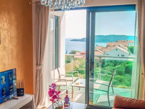 Prodaja, jednosoban stan, 51m², Bečići, Budva - image 1