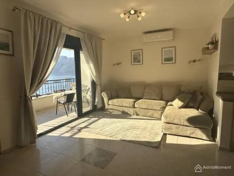 Sale, two bedroom apartment, 75m², Dobrota, Kotor - image 6