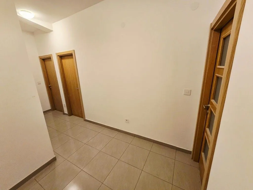 Prodaja, dvosoban stan, 72m², Stari Aerodrom, Podgorica