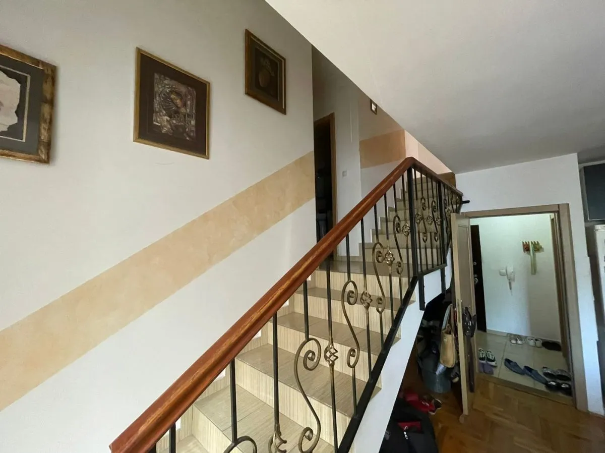 Prodaja, trosoban stan, 78m², Železnička Stanica, Novi Sad Sve Podlokacije