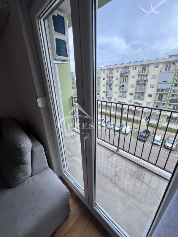 Rent, one bedroom apartment, 42m², Pobrežje, Podgorica