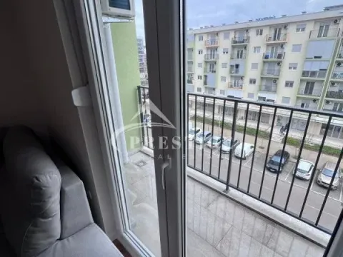 Izdavanje, jednosoban stan, 42m², Pobrežje, Podgorica - image 9