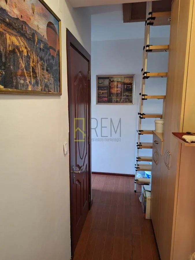 Prodaja, trosoban stan, 87m², Stari Aerodrom, Podgorica