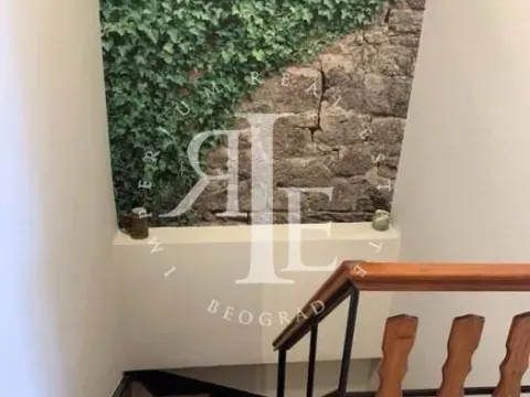 Izdavanje, trosoban stan, 73m², Stari Grad, Beograd - image 10