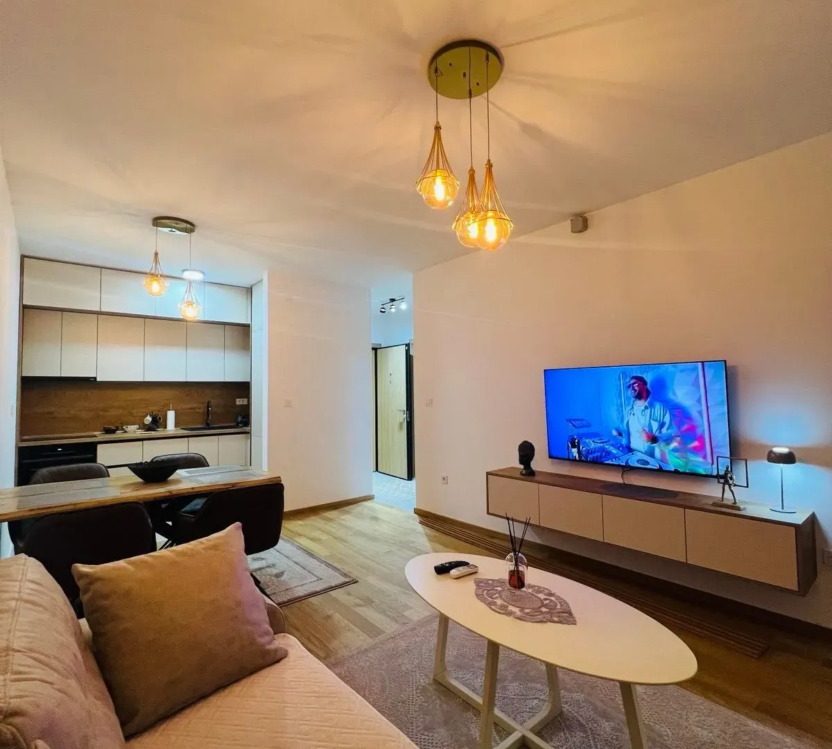 Izdavanje, jednosoban stan, 45m², City Kvart, Podgorica