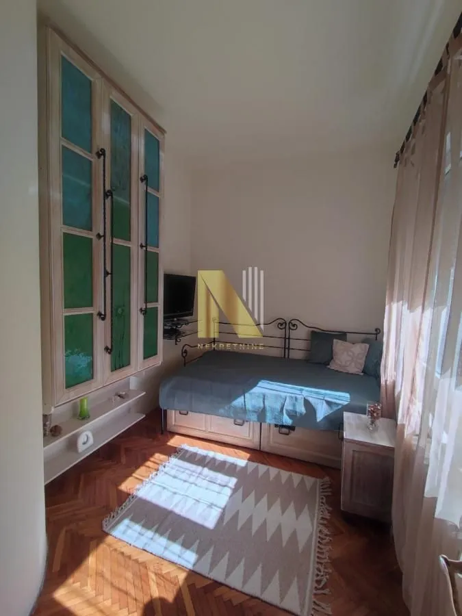 Izdavanje, trosoban stan, 55m², Centar, Novi Sad
