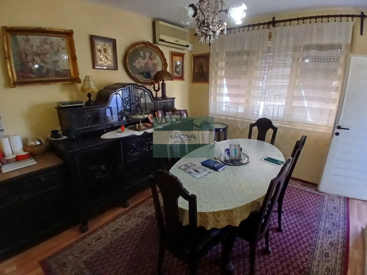 Prodaja, trosoban stan, 79m², Centar, Jagodina