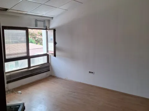 Rent, office space, 95m², Stari Aerodrom, Podgorica - image 5