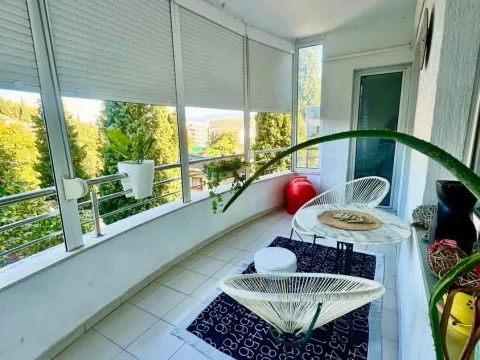 Izdavanje, dvosoban stan, 64m², Pobrežje, Podgorica - image 10