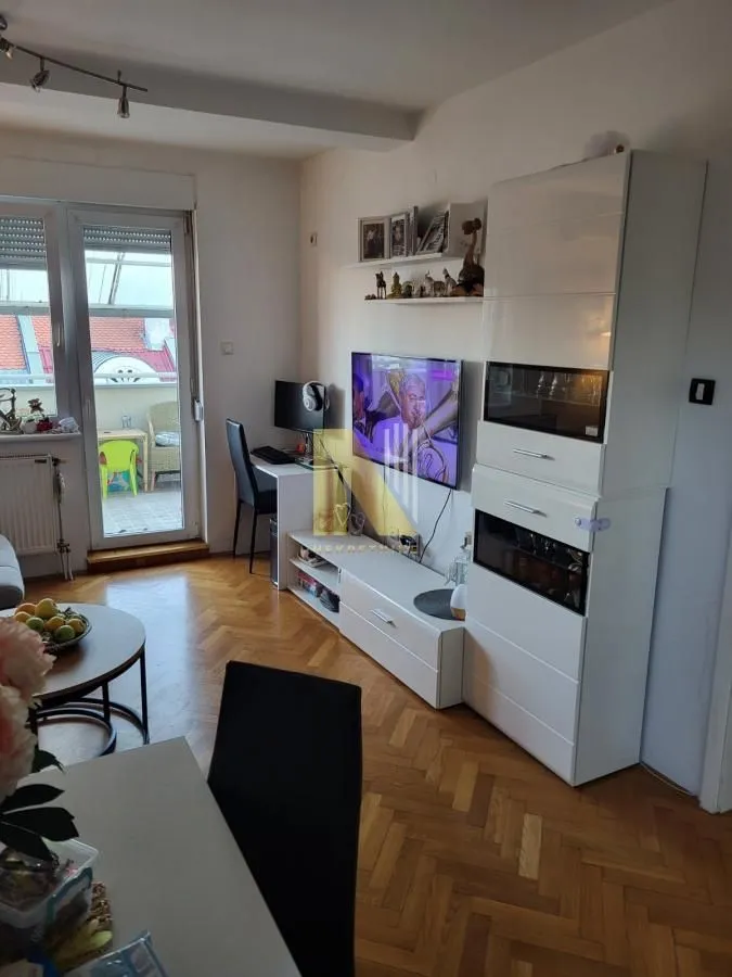 Prodaja, dvosoban stan, 64m², Centar, Novi Sad