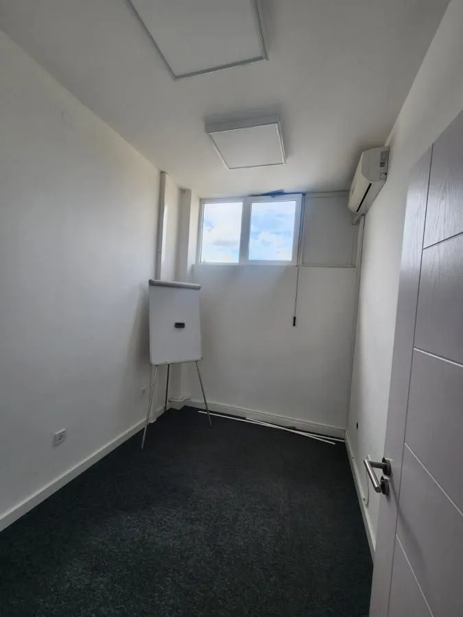 Rent, office space, 500m², Trošarina, Voždovac Sve Podlokacije