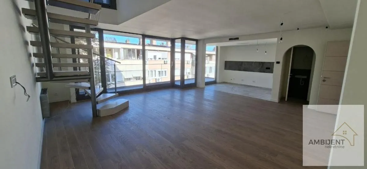 Prodaja, trosoban stan, 133m², Autokomanda, Voždovac Sve Podlokacije