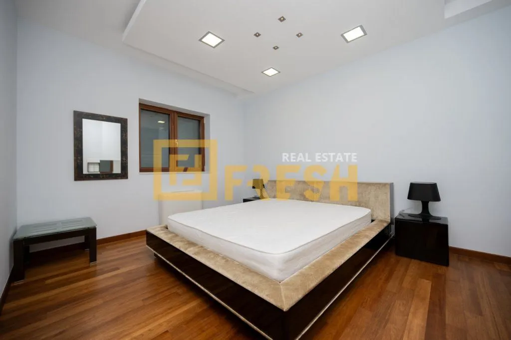 Rent, house, 380m², Mareza, Podgorica