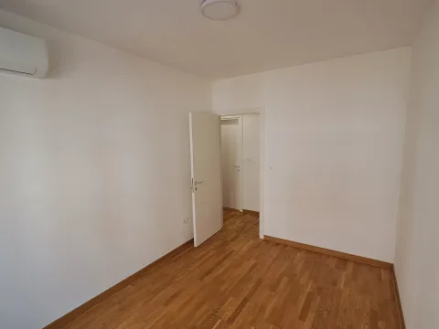 Izdavanje, dvosoban stan, 65m², Zagorič, Podgorica - image 14