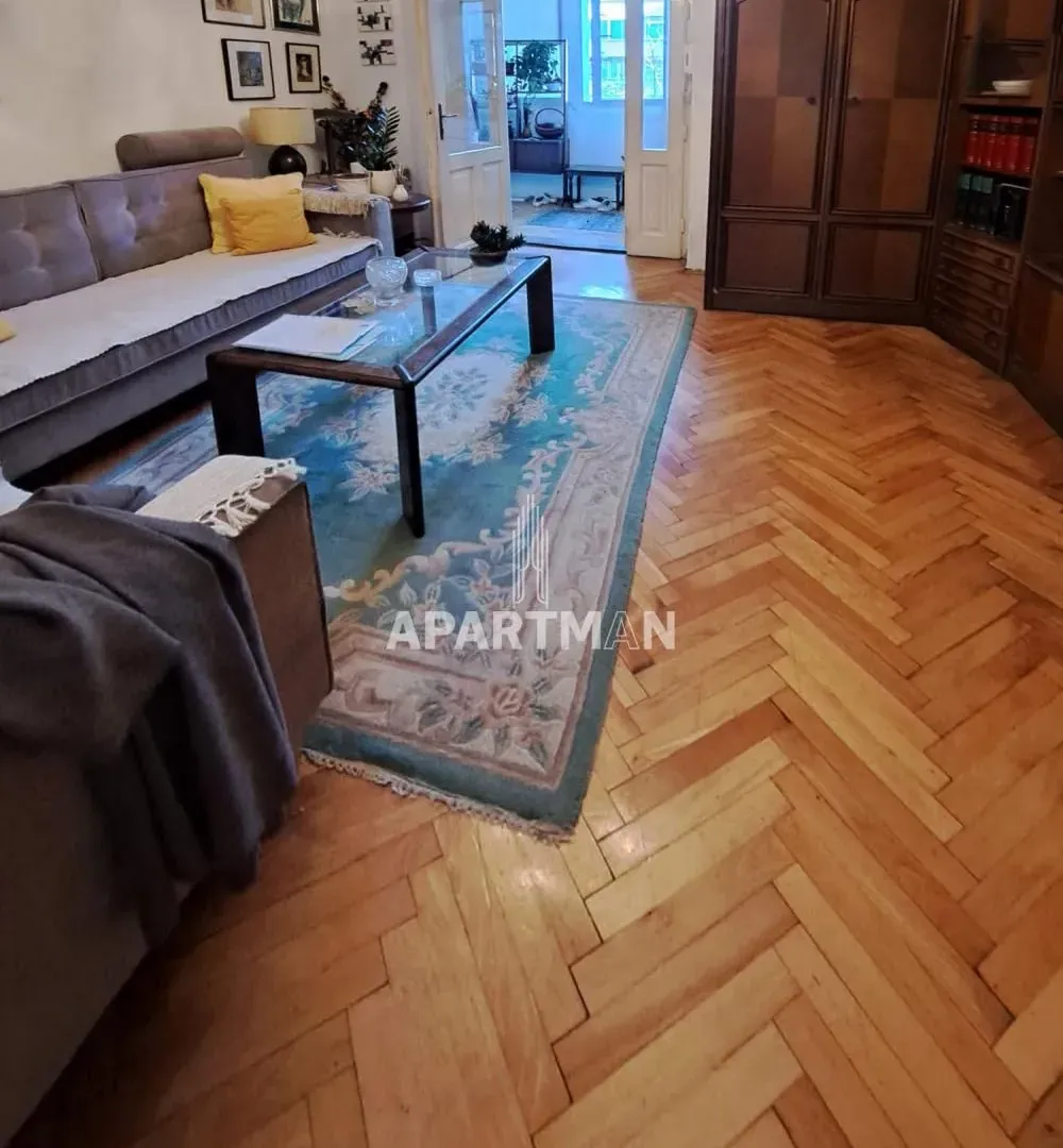Sale, three bedroom apartment, 74m², Kalenić Pijaca, Vračar Sve Podlokacije
