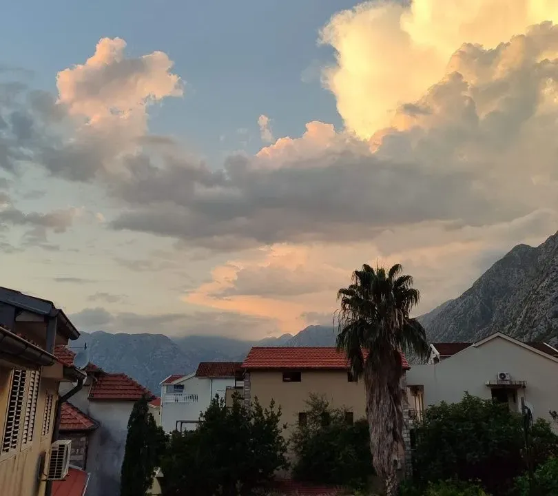 Sale, three bedroom apartment, 114m², Dobrota, Kotor