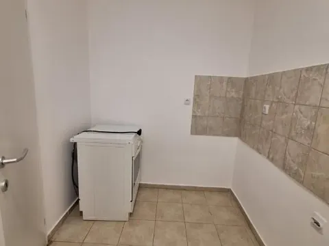 Izdavanje, trosoban stan, 65m², Rotkvarija, Novi Sad Sve Podlokacije - image 12