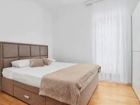 Prodaja, dvosoban stan, 74m², Dobrota, Kotor - image 11