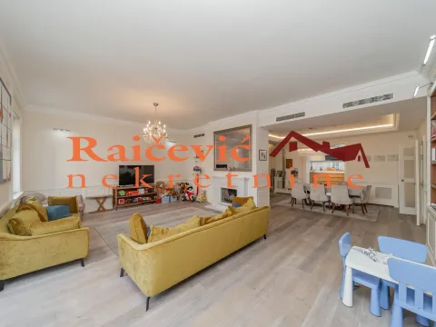 Izdavanje, trosoban stan, 150m², Stari Grad, Beograd