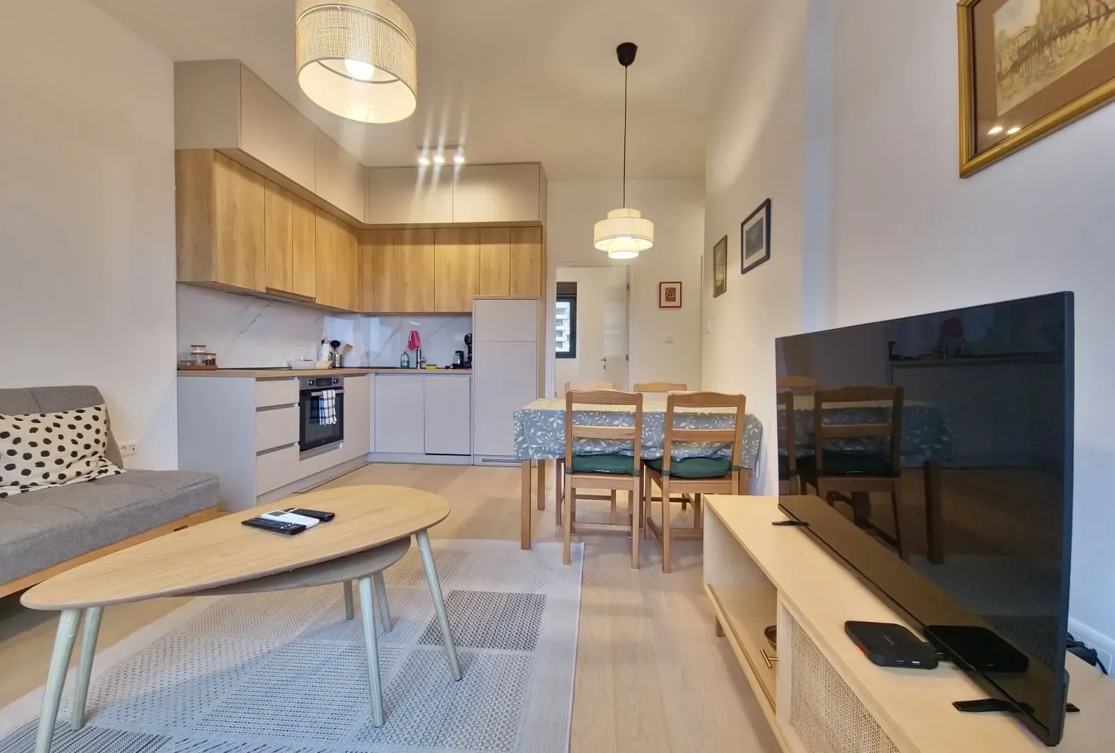 Izdavanje, jednosoban stan, 44m², Bečići, Budva