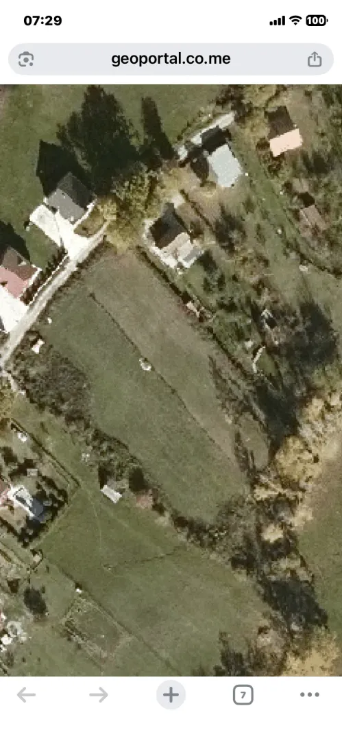 Satelitski snimak zemljišta sa pregledom parcele.
