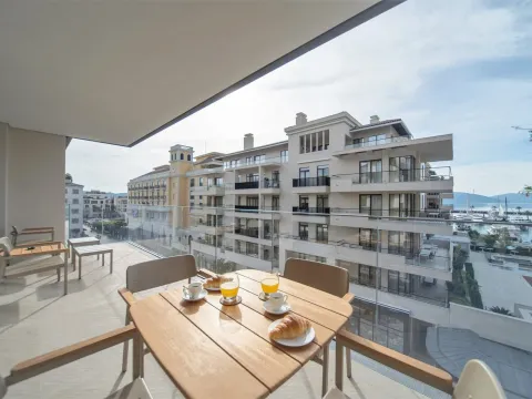 Rent, one bedroom apartment, 81m², Porto Montenegro, Tivat - image 17