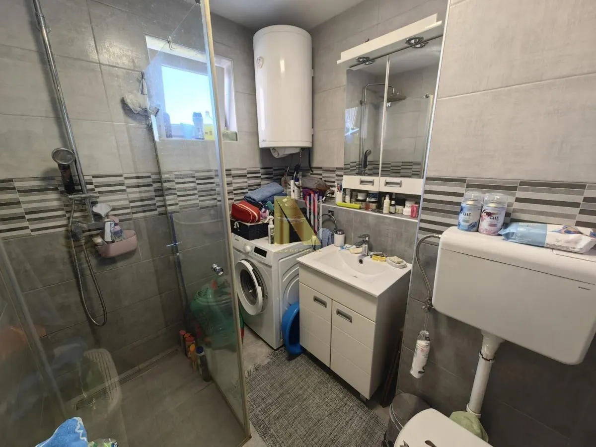 Prodaja, četvorosoban stan, 95m², Bulevar Oslobodjenja, Novi Sad Sve Podlokacije