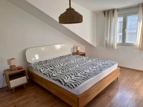 Izdavanje, dvosoban stan, 70m², Tivat, Crna Gora - image 4